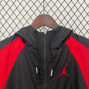 Corta-Vento Air Jordan – Essentials Preto/Vermelho