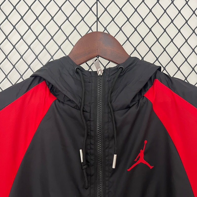 Corta-Vento Air Jordan – Essentials Preto/Vermelho