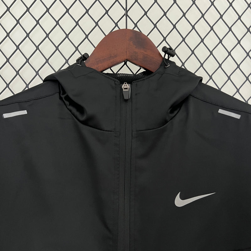 Corta-Vento NIke Sportswear - Black Edition
